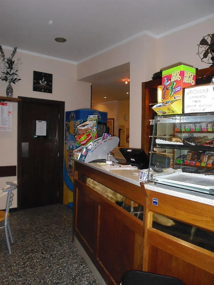 Albergo Caprile Uscio 2*,  Olaszország